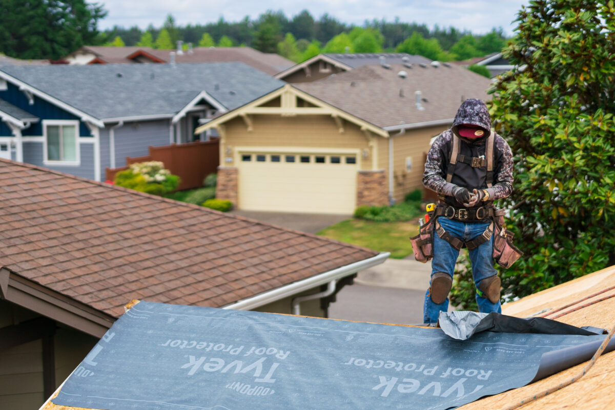 What to Expect During a Professional Roof Installation
